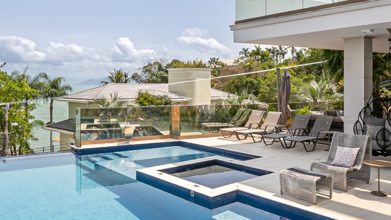 CASA EM CONDOMÍNIO NO CACUPÉ