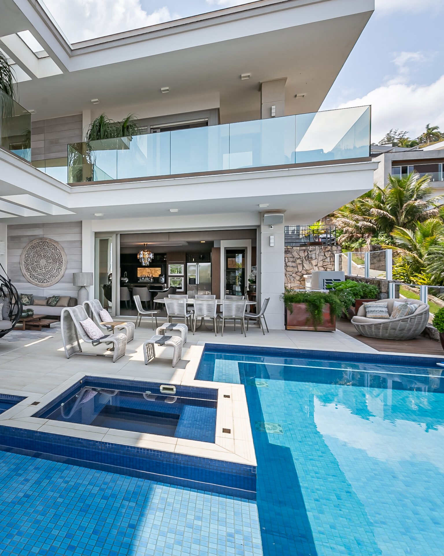 CASA EM CONDOMÍNIO NO CACUPÉ