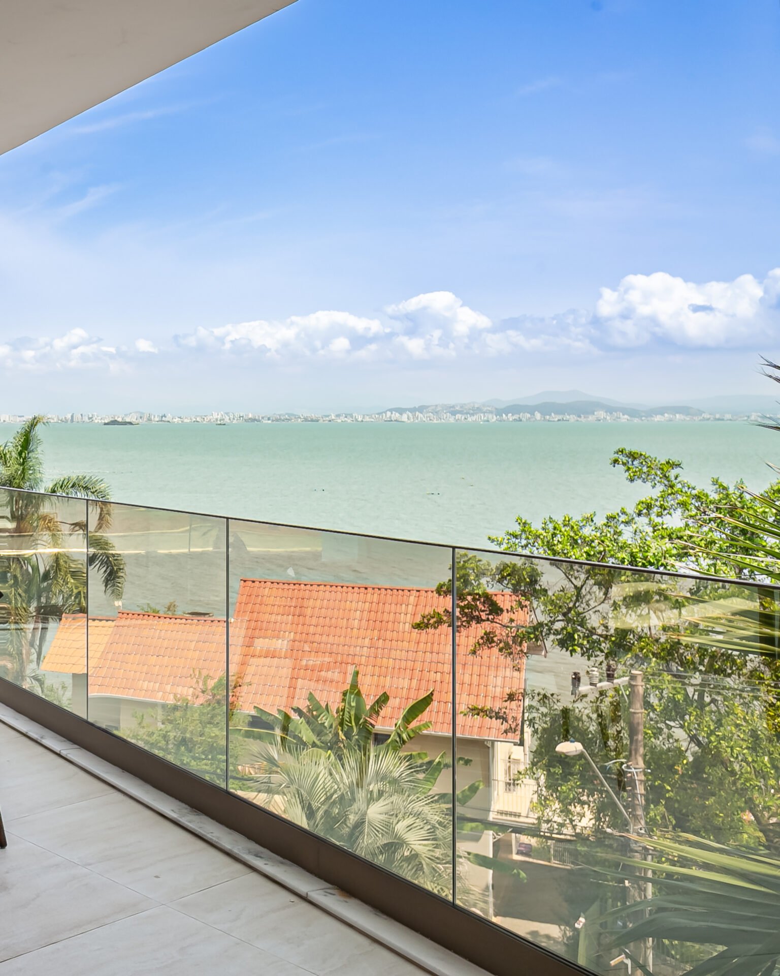 CASA EM CONDOMÍNIO NO CACUPÉ