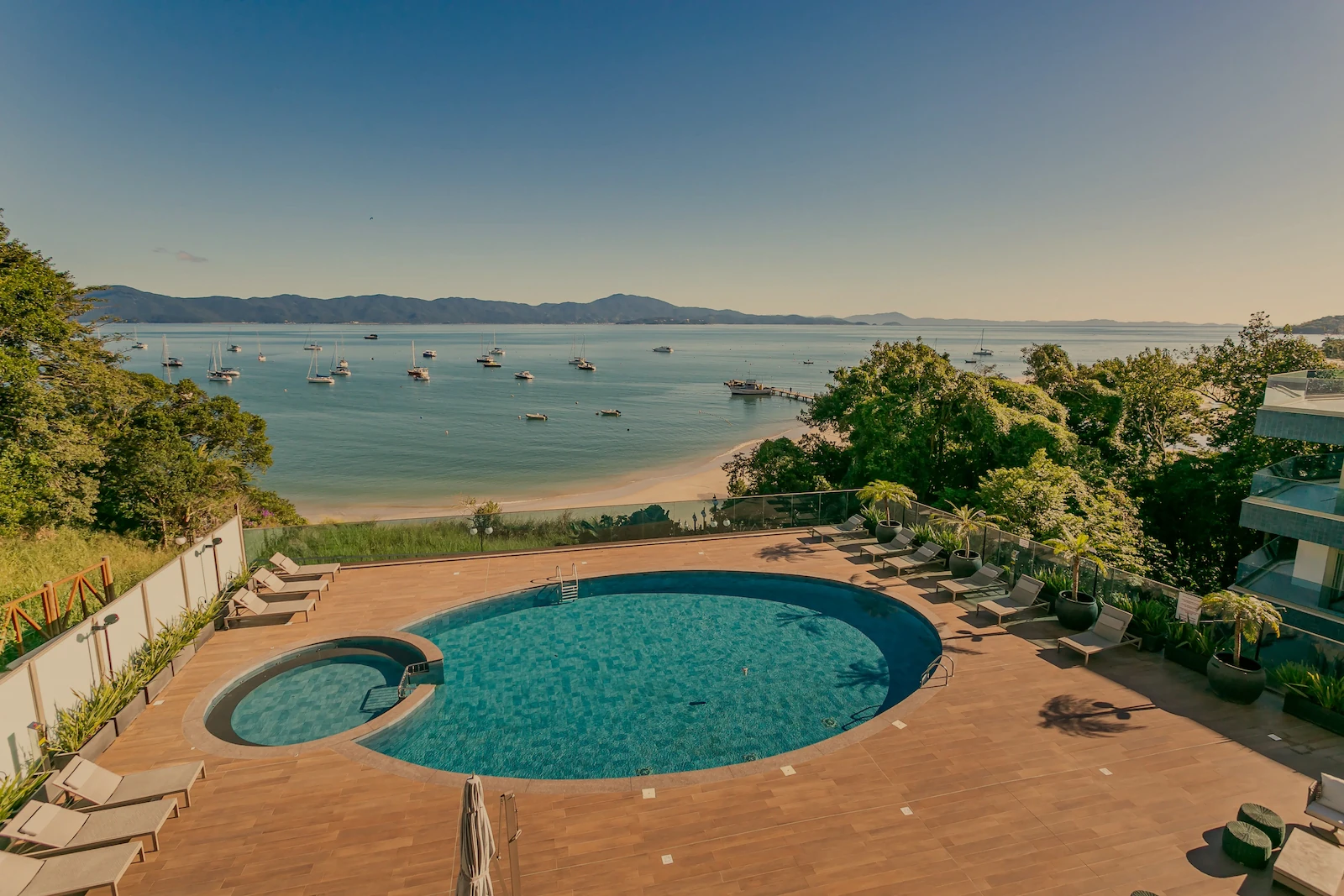 Apartamento no Yacht Club em Jurerê Internacional