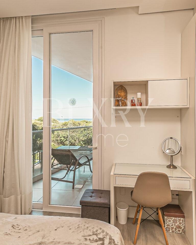 Apartamento frente mar no Novo Campeche, Florianópolis