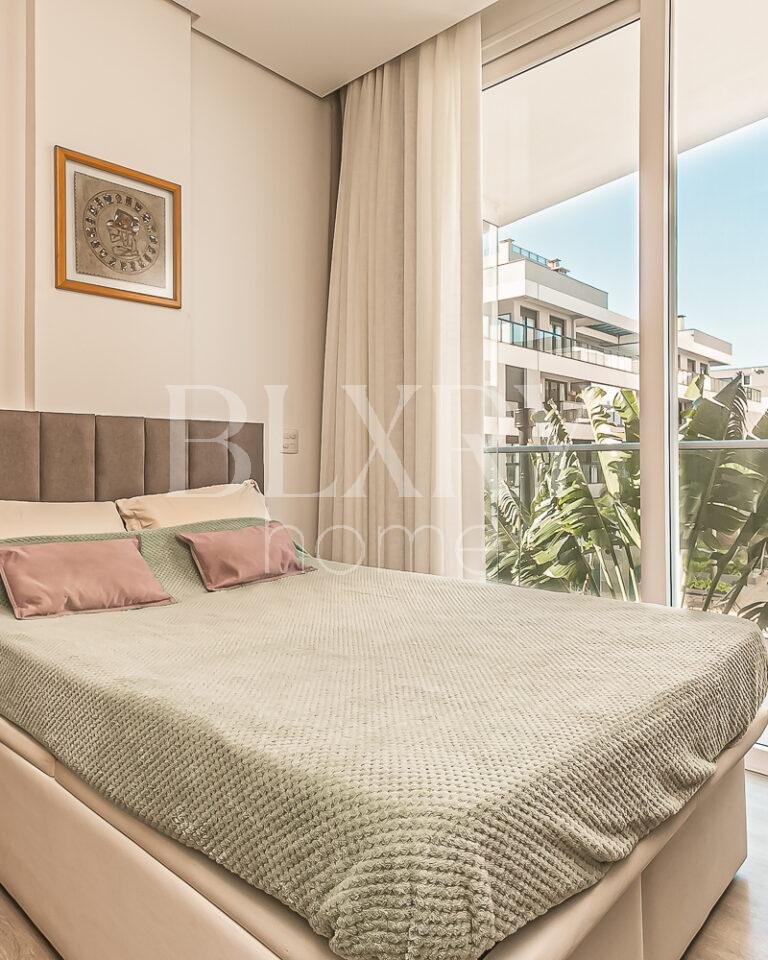 Apartamento frente mar no Novo Campeche, Florianópolis