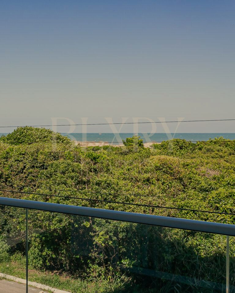 Apartamento frente mar no Novo Campeche, Florianópolis