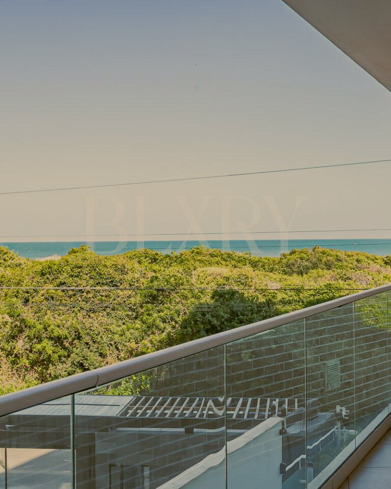 Apartamento frente mar no Novo Campeche, Florianópolis