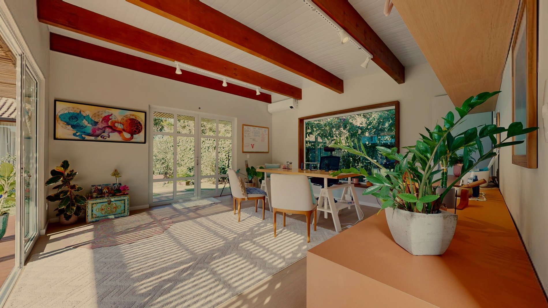 Casa em condomínio fechado no Rio Tavares. Com acesso privativo a praia.