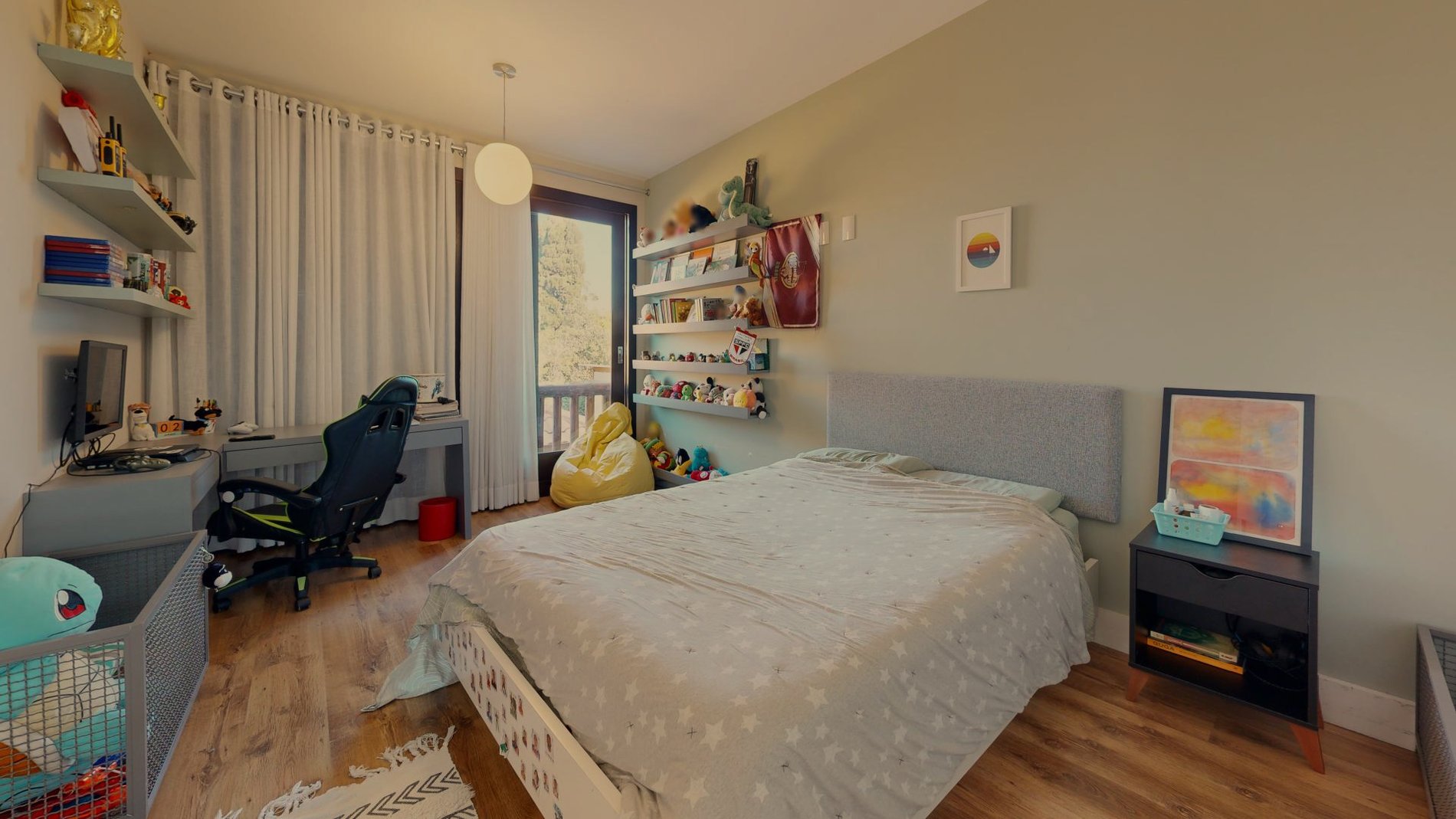 Casa em condomínio fechado no Rio Tavares. Com acesso privativo a praia.