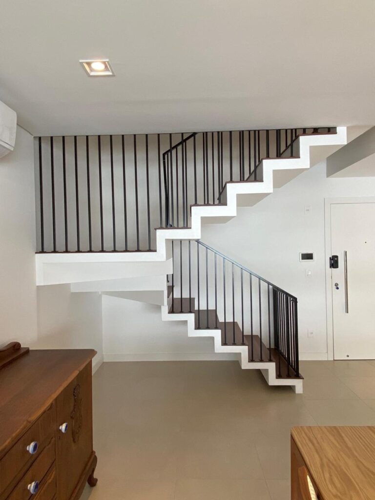 Cobertura duplex com vista para o mar em Jurerê Internacional