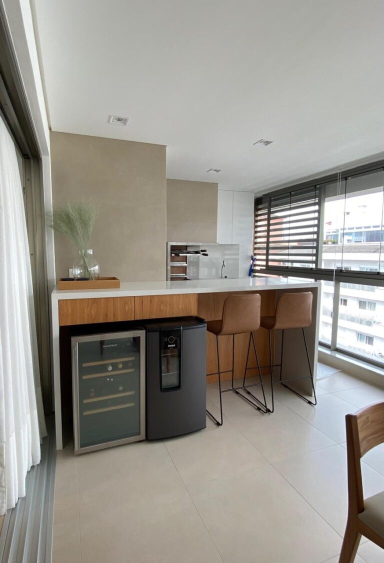 Cobertura duplex com vista para o mar em Jurerê Internacional