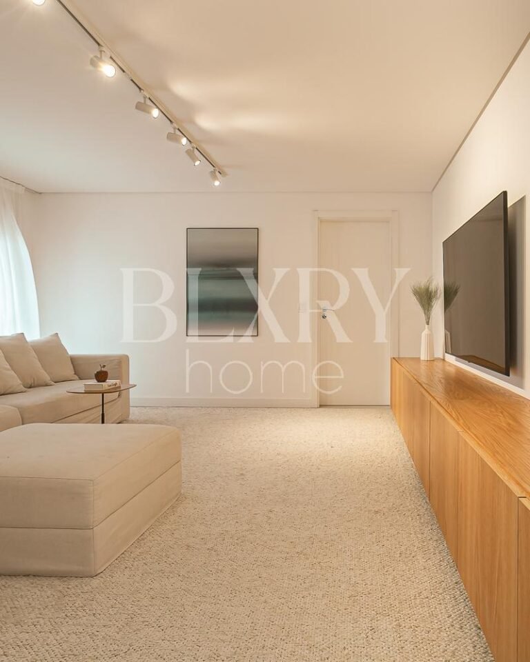 Cobertura duplex com vista para o mar em Jurerê Internacional