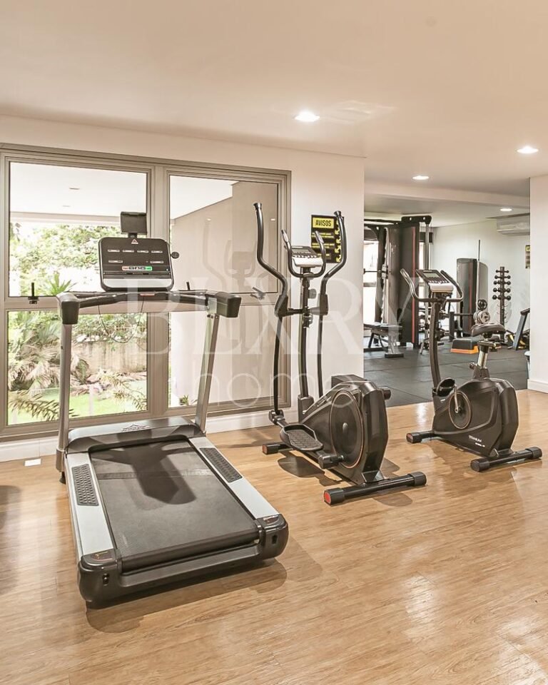 Cobertura duplex com vista para o mar em Jurerê Internacional