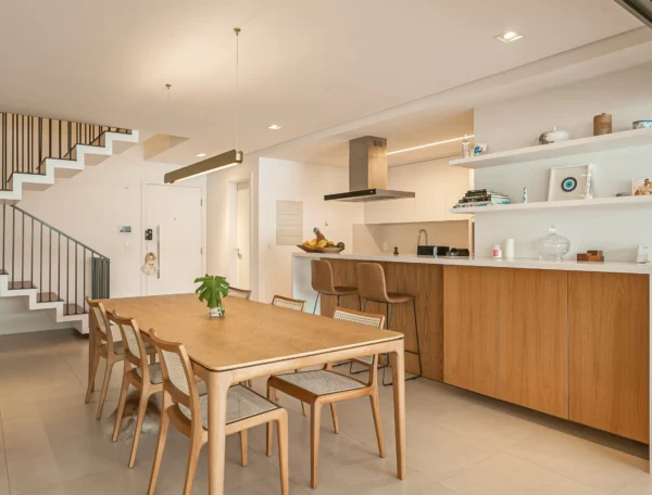 Cobertura duplex com vista para o mar em Jurerê Internacional