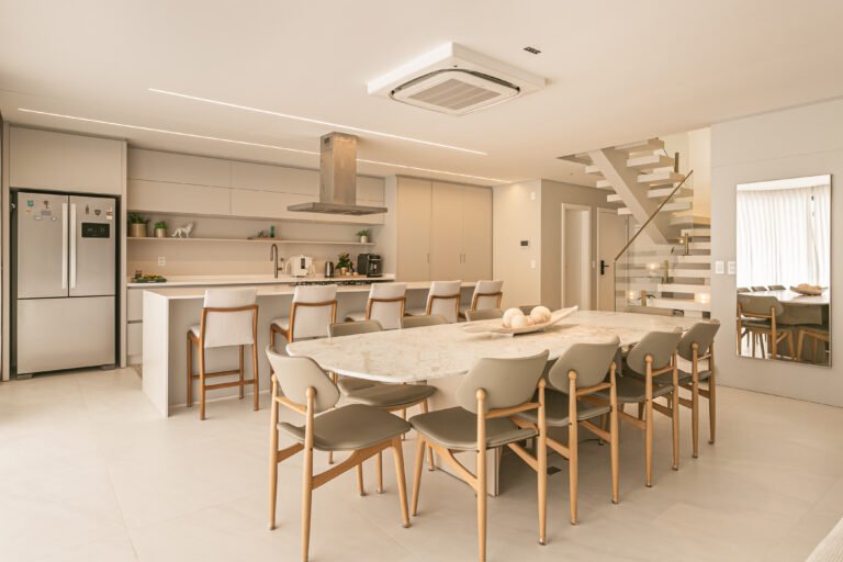 Apartamento com vista mar em Jurerê Internacional