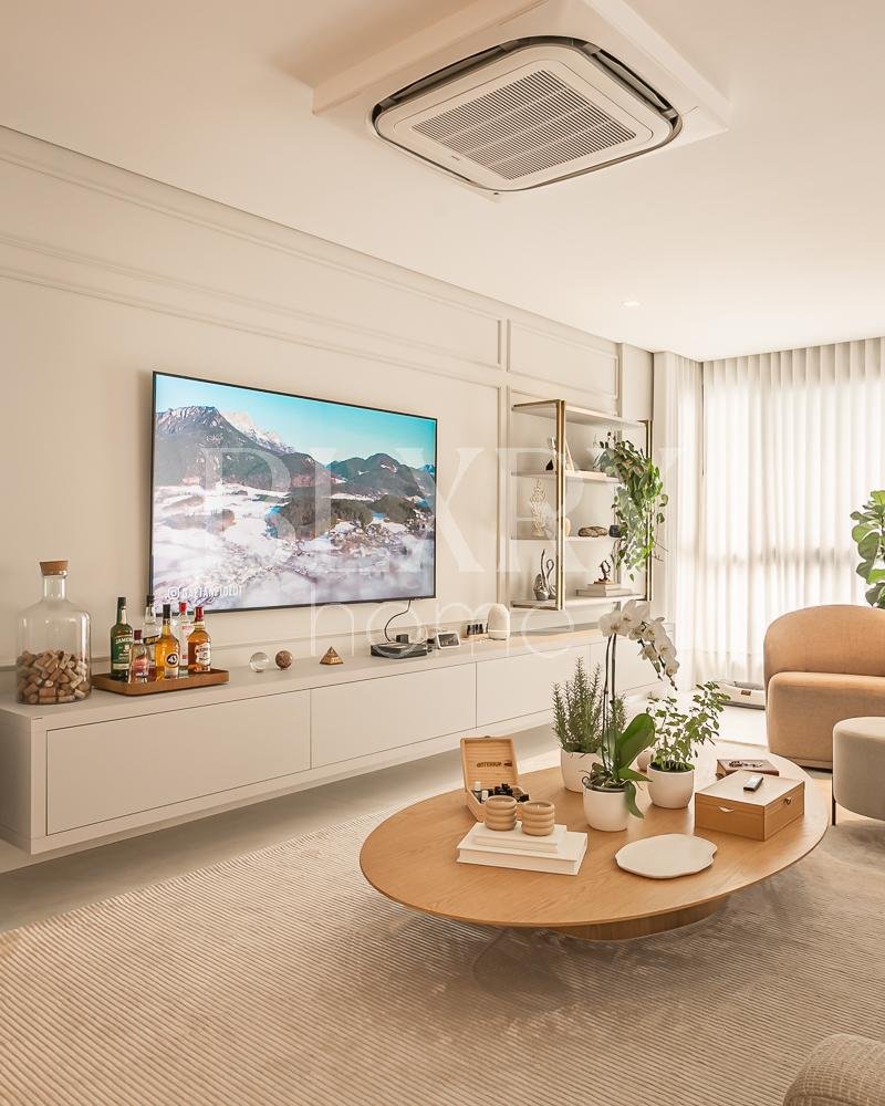 Apartamento com vista mar em Jurerê Internacional