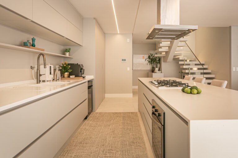 Apartamento com vista mar em Jurerê Internacional
