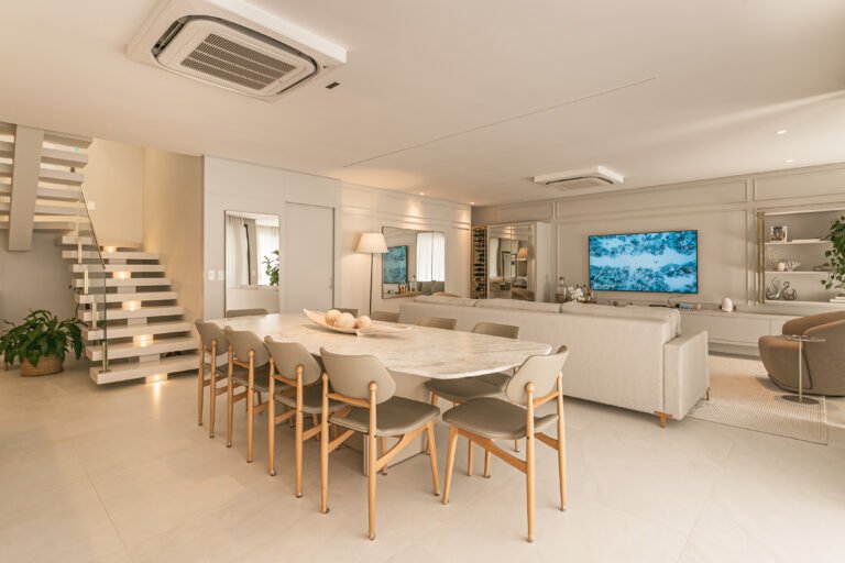 Apartamento com vista mar em Jurerê Internacional