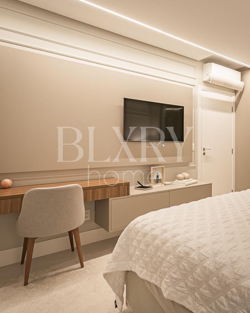 Apartamento com vista mar em Jurerê Internacional