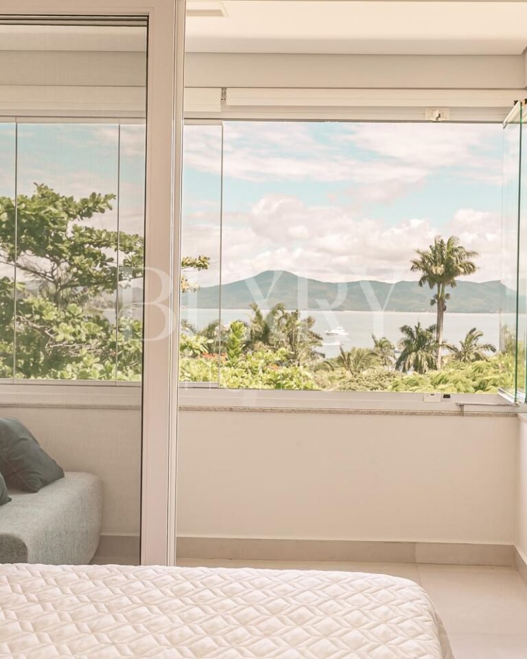 Apartamento frente mar em Canajurê