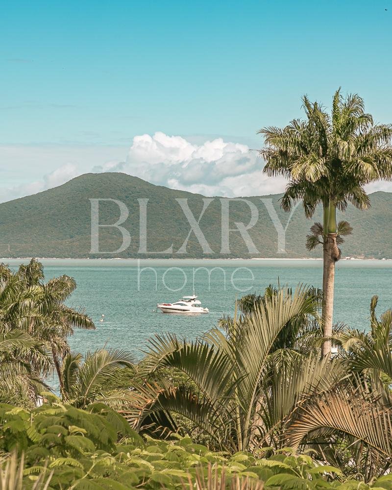 Apartamento frente mar em Canasjurê