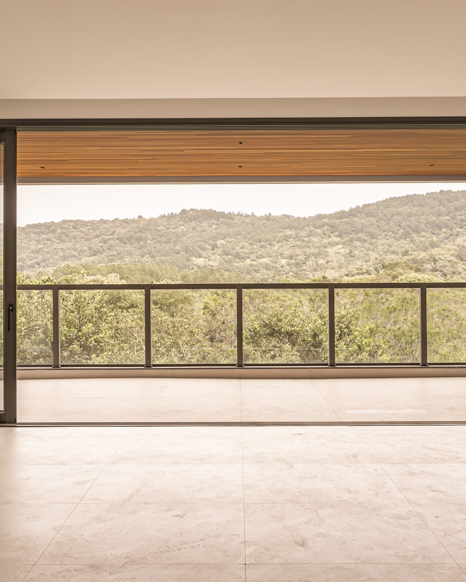 APARTAMENTO EM JURERÊ INTERNACIONAL