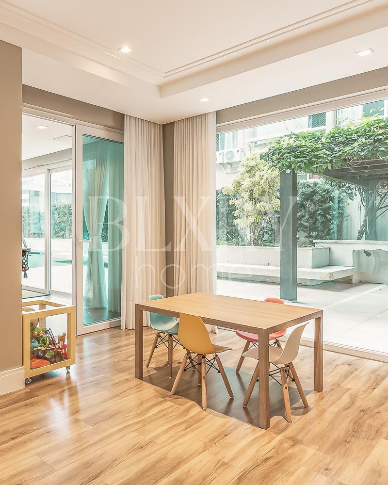 APARTAMENTO NA BEIRA-MAR