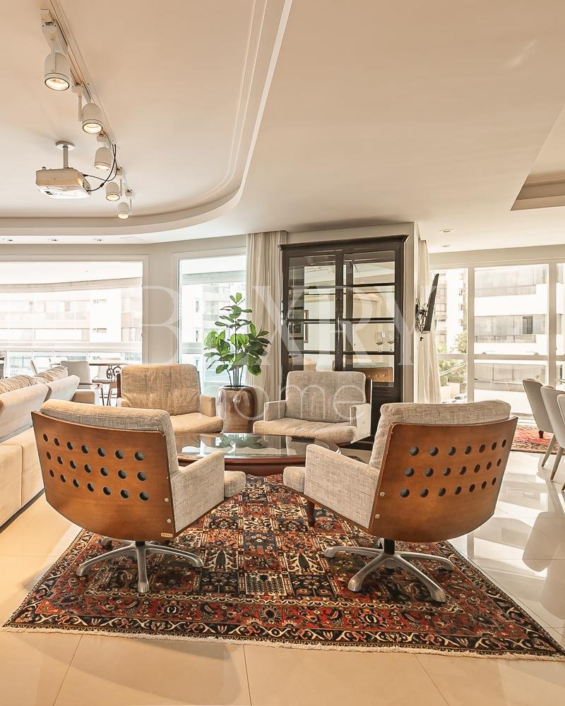 APARTAMENTO NA BEIRA-MAR