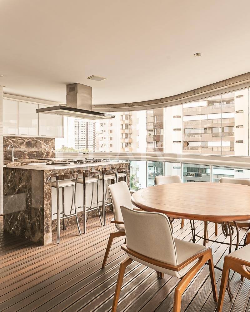 APARTAMENTO NA BEIRA-MAR