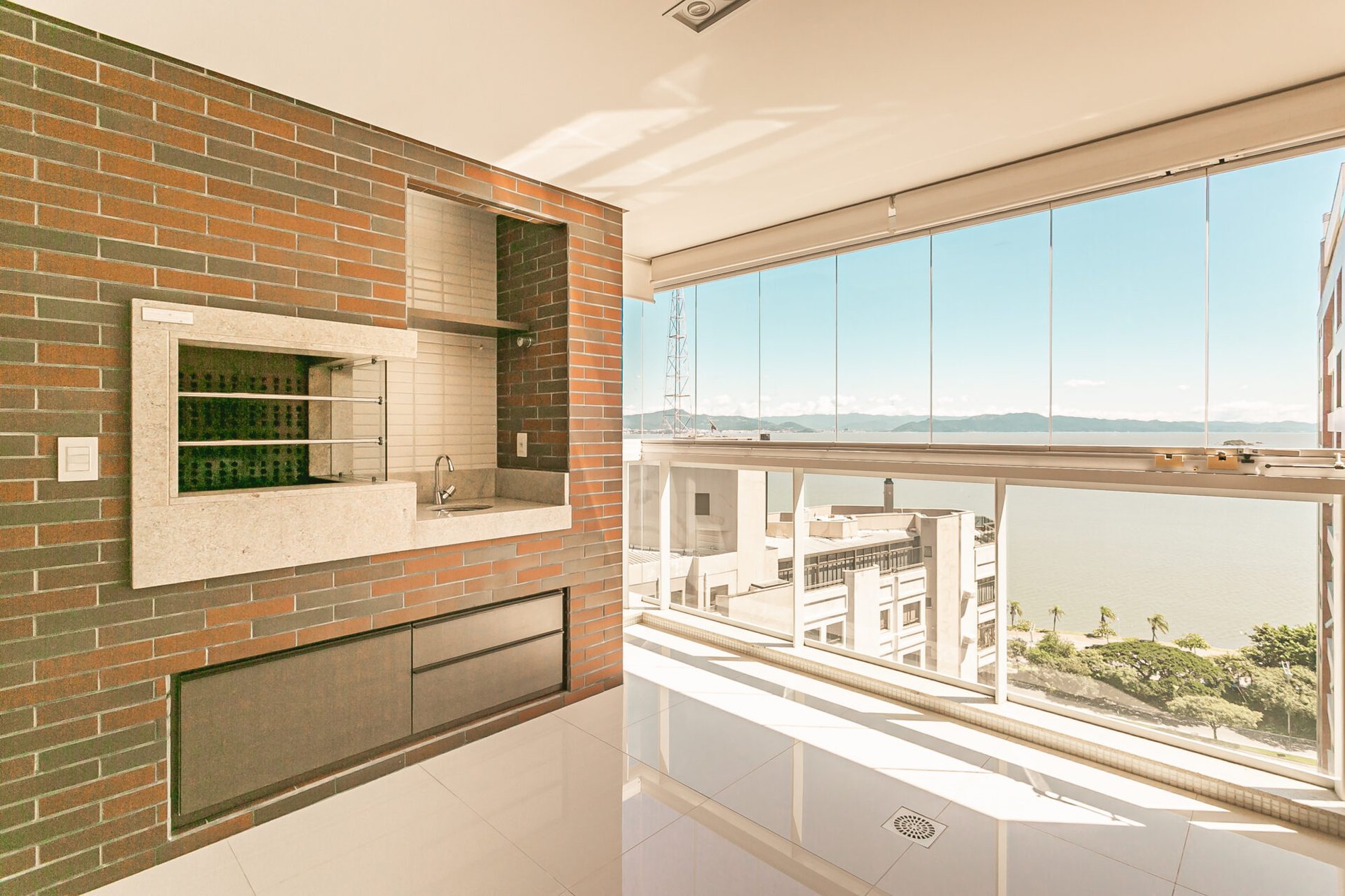 Apartamento 3 suítes com vista mar na Beira-mar