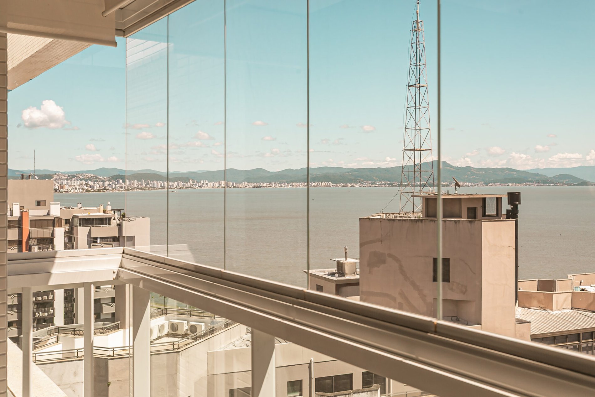 Apartamento 3 suítes com vista mar na Beira-mar