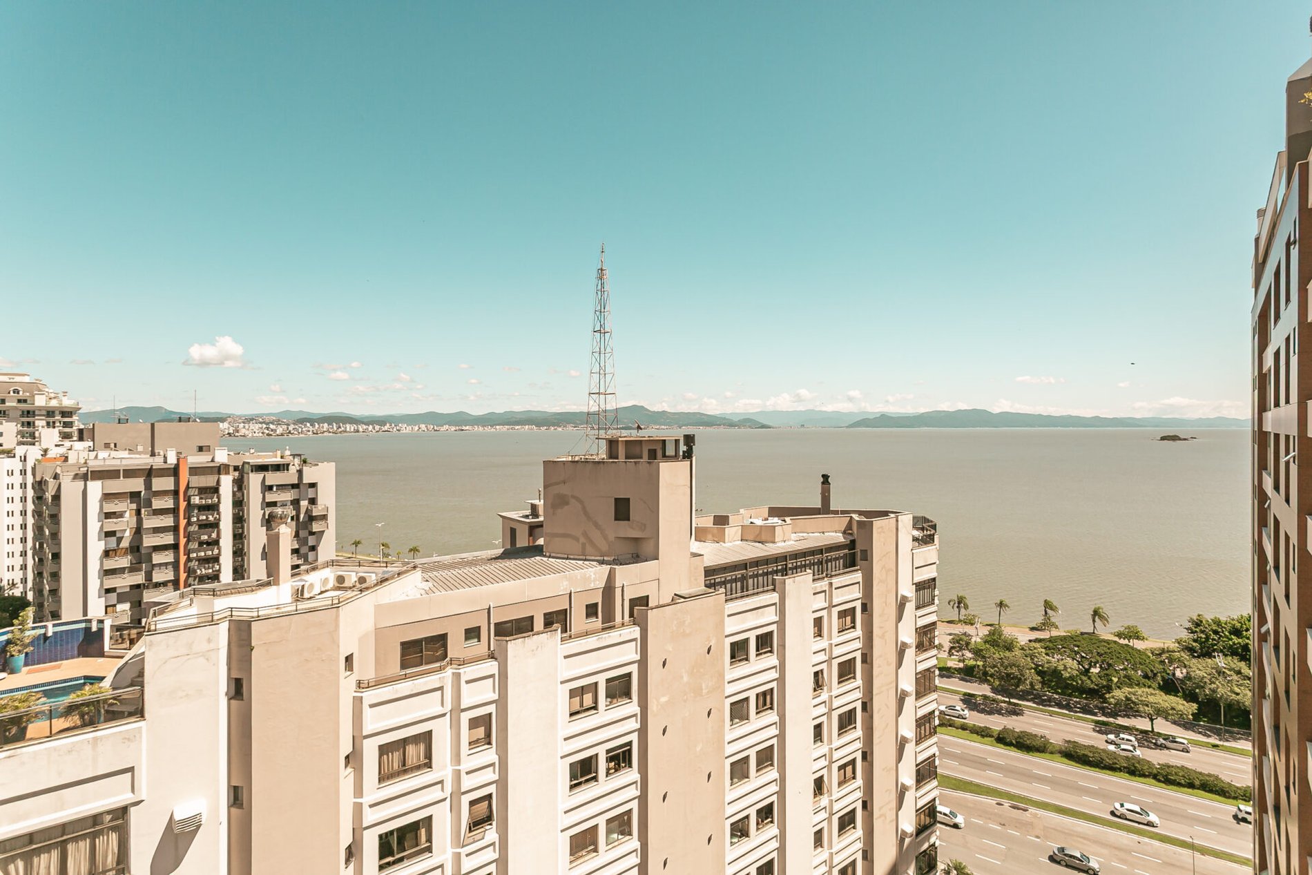 Apartamento 3 suítes com vista mar na Beira-mar