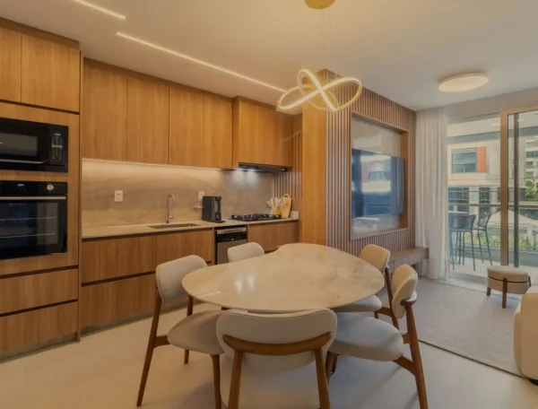 Apartamento a 100 metros do mar em Jurerê Internacional