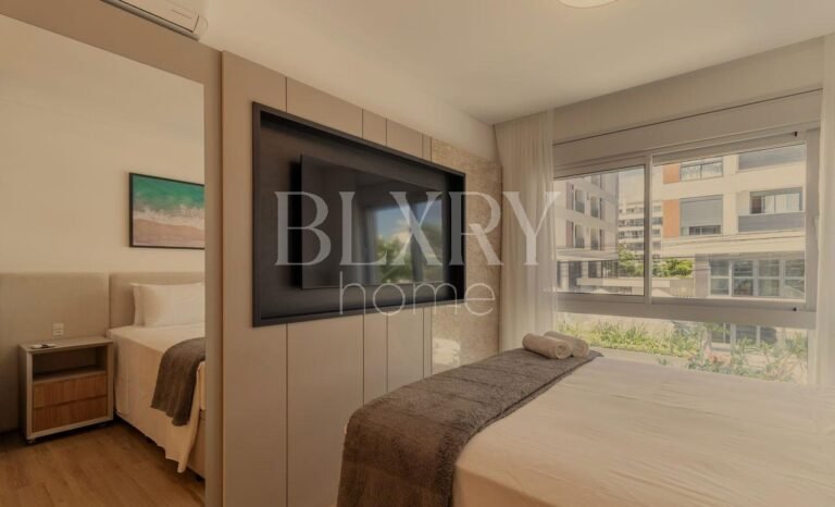 Apartamento a 100 metros do mar em Jurerê Internacional