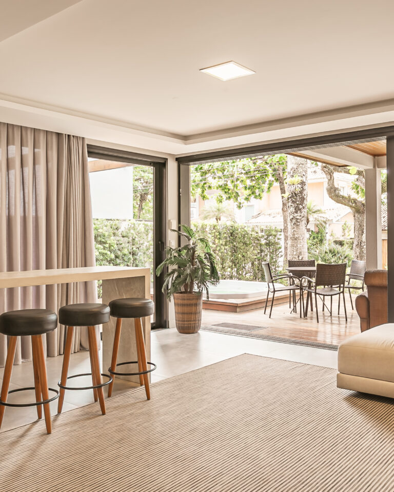 Casa com 5 dormitórios em Jurerê Internacional