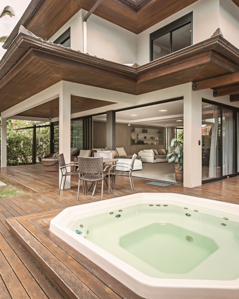 Casa com 5 dormitórios em Jurerê Internacional