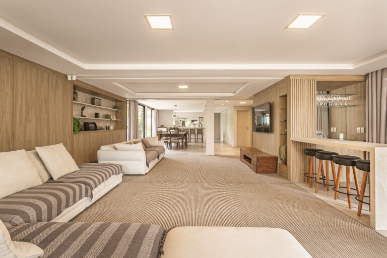 Casa com 5 dormitórios em Jurerê Internacional
