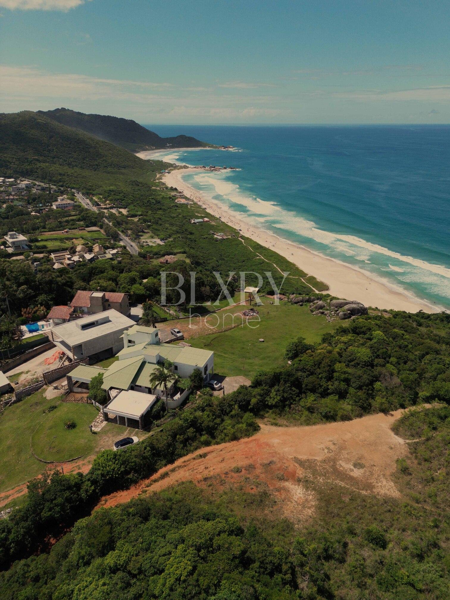 TERRENO NA PRAIA MOLE