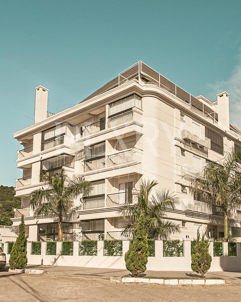 Apartamento a 50 metros do mar em Jurerê Internacional