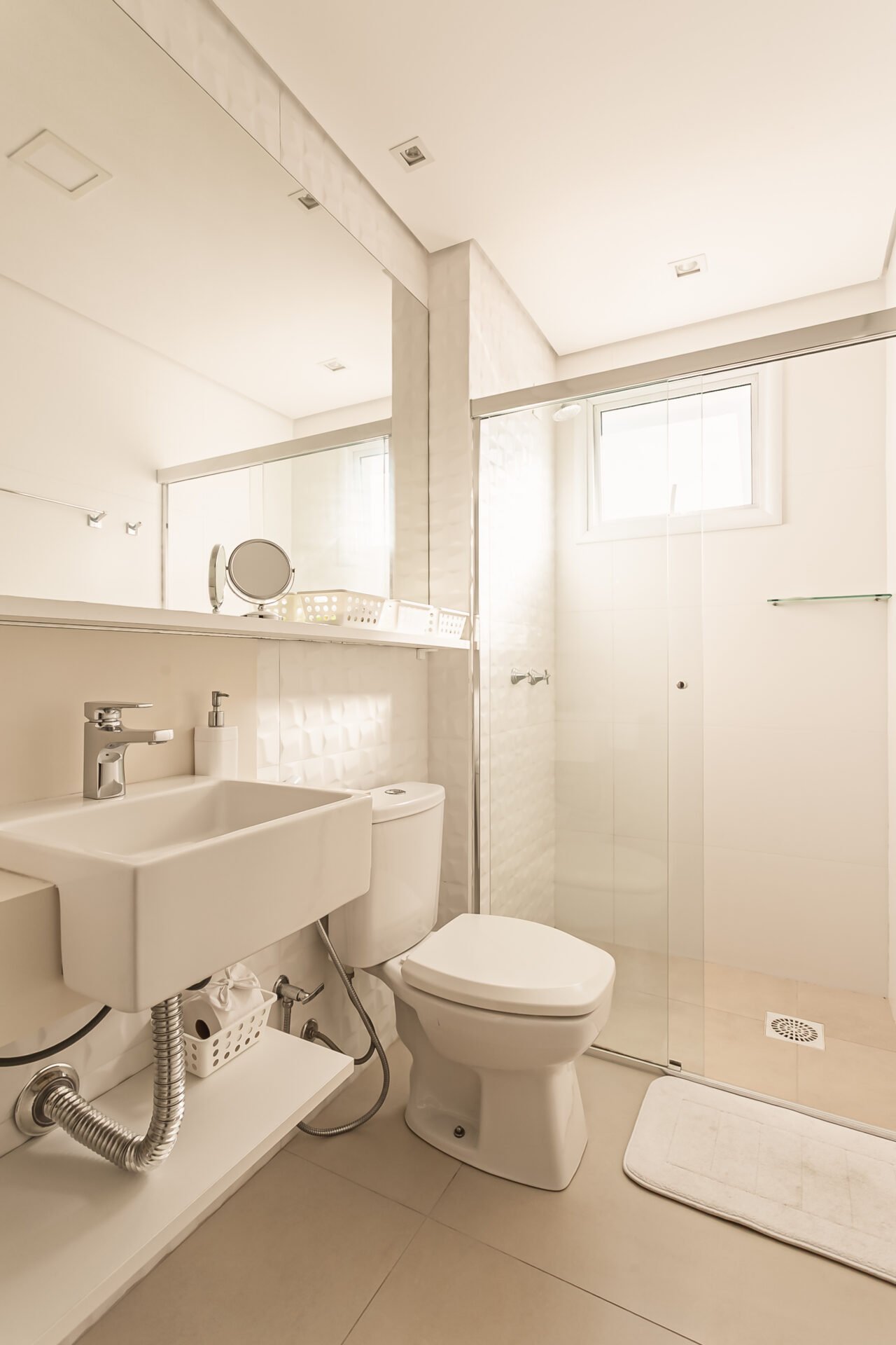 Apartamento a 50 metros do mar em Jurerê Internacional