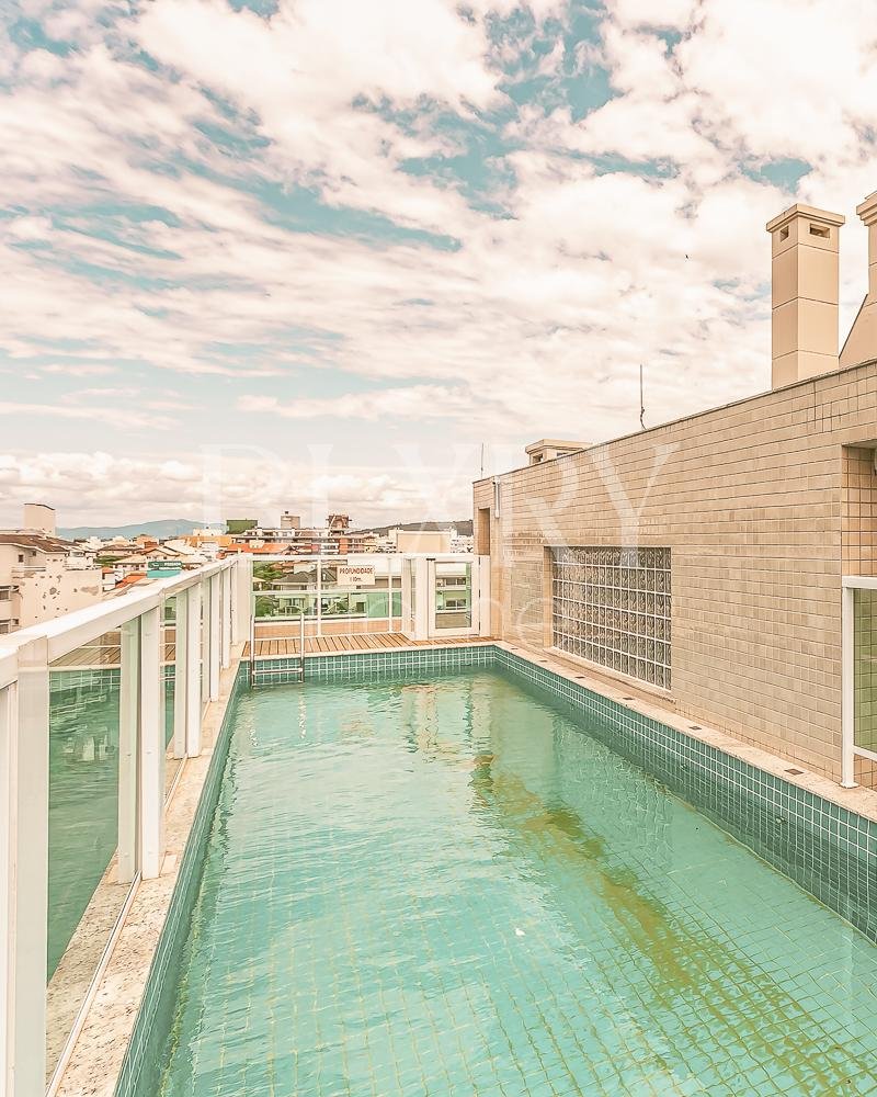 Apartamento a 50 metros do mar em Jurerê Internacional