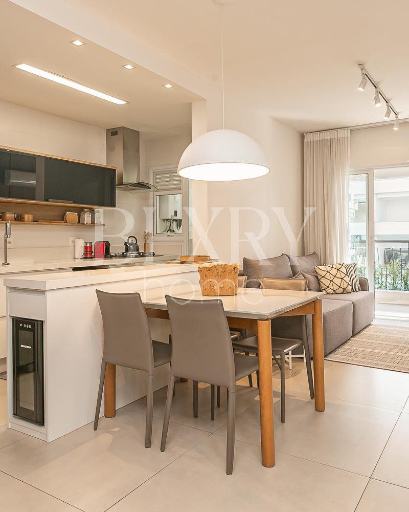 Apartamento a 50 metros do mar em Jurerê Internacional
