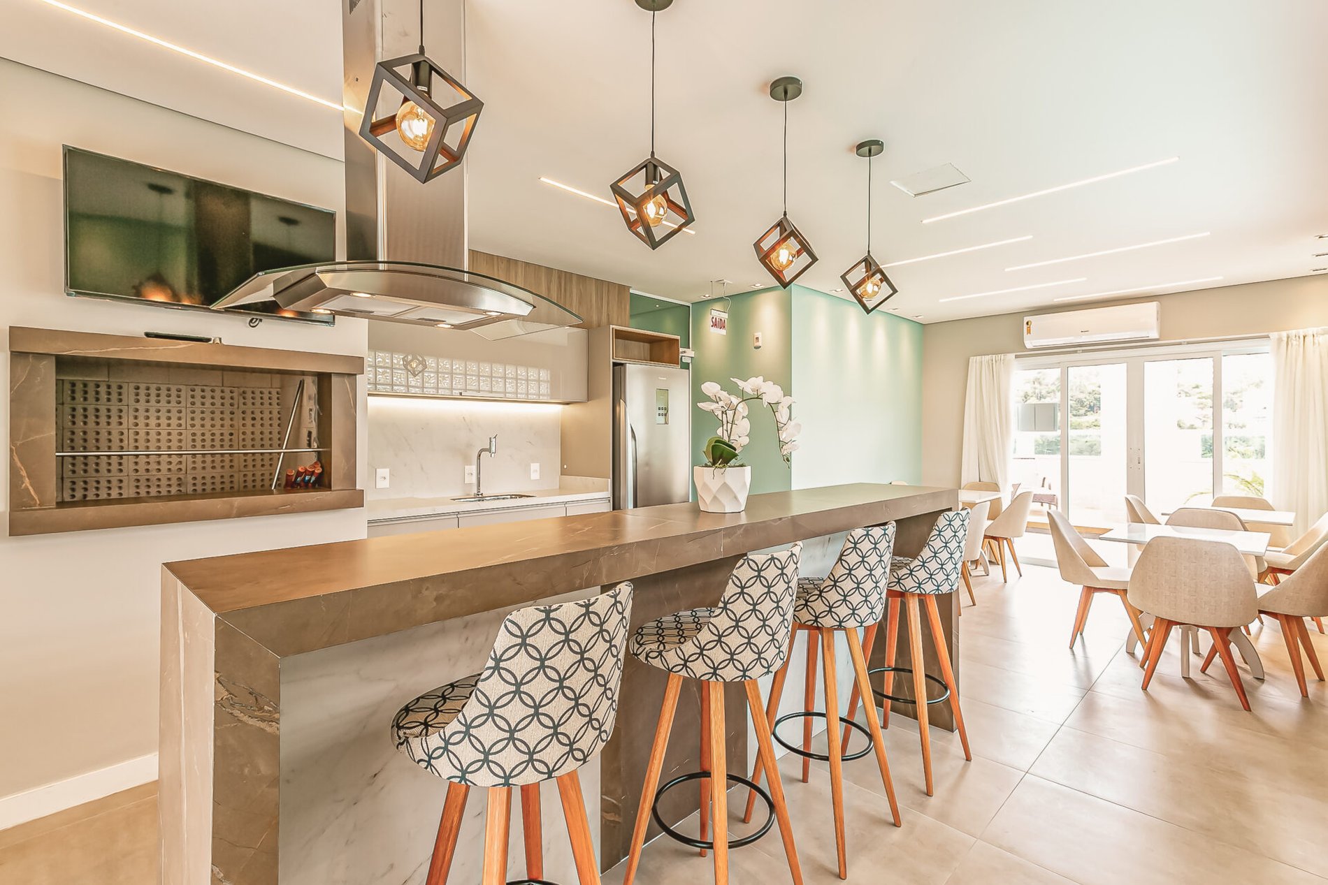 Apartamento a 50 metros do mar em Jurerê Internacional