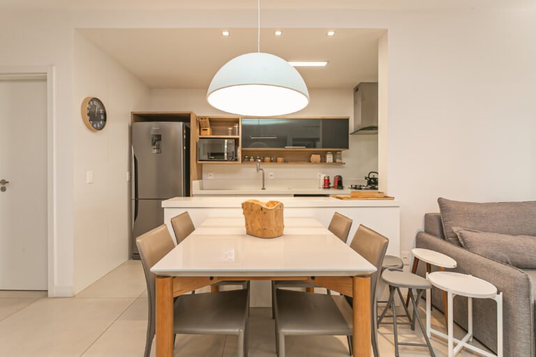 Apartamento a 50 metros do mar em Jurerê Internacional