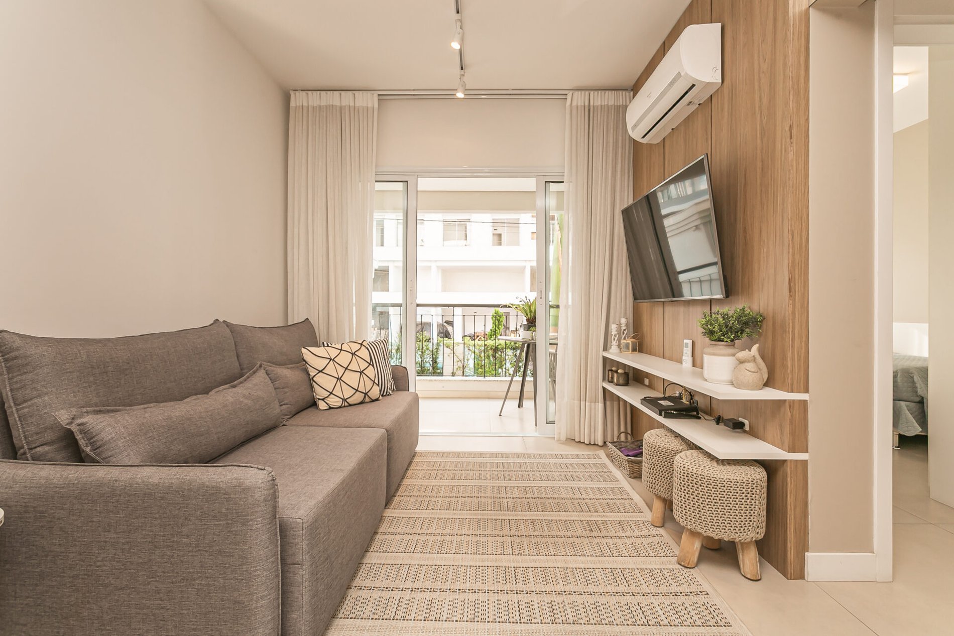 Apartamento a 50 metros do mar em Jurerê Internacional