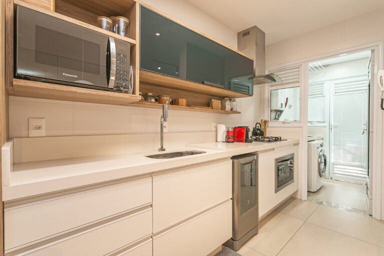 Apartamento a 50 metros do mar em Jurerê Internacional