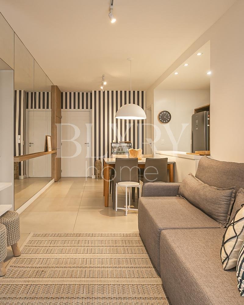 Apartamento a 50 metros do mar em Jurerê Internacional