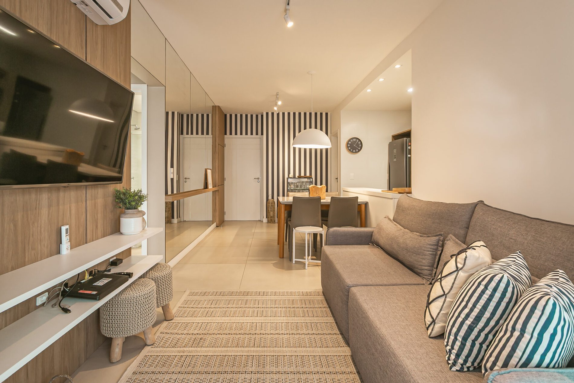 Apartamento a 50 metros do mar em Jurerê Internacional