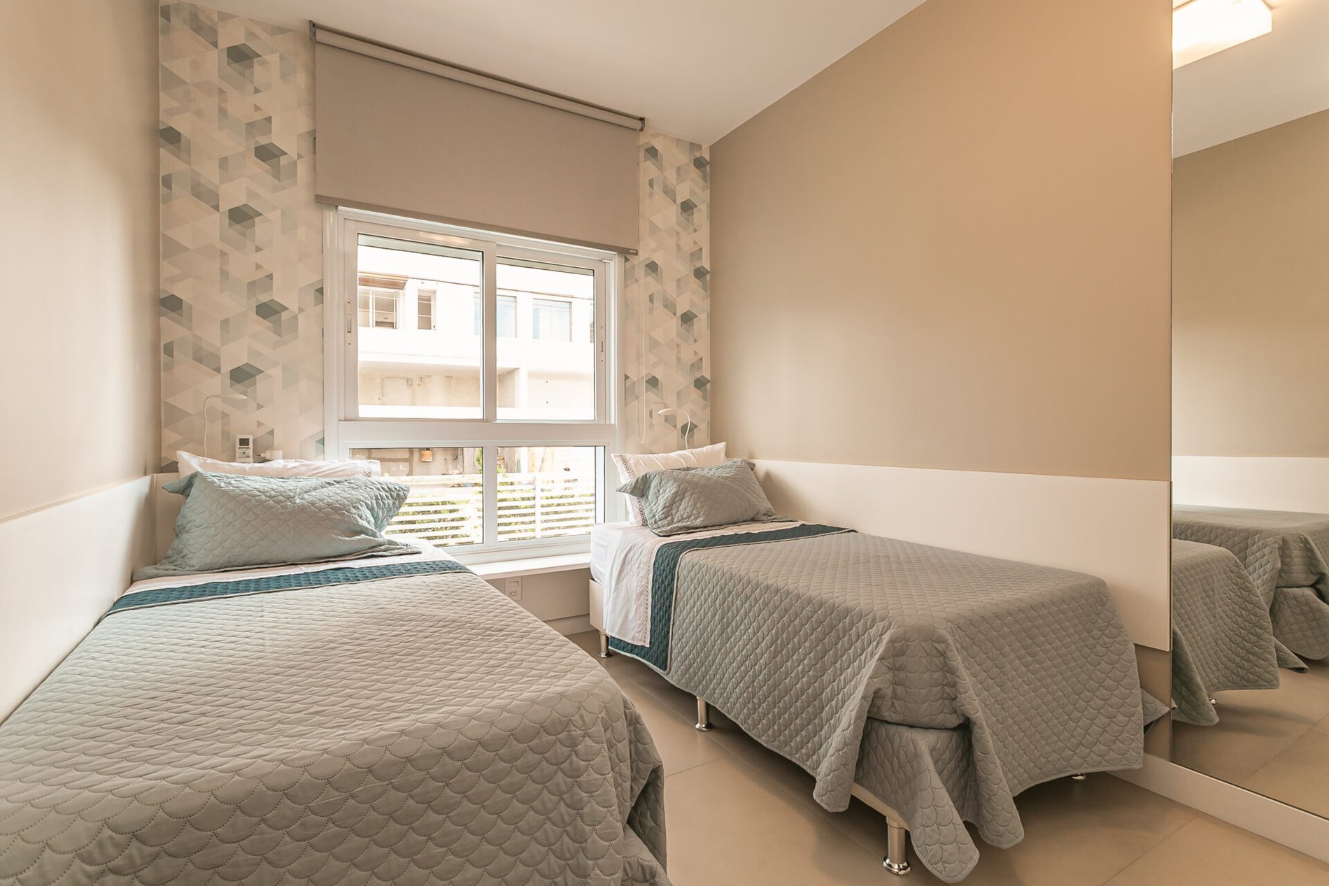 Apartamento a 50 metros do mar em Jurerê Internacional