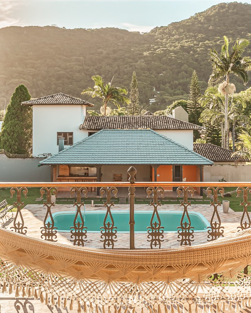 CASA EM CONDOMÍNIO NA LAGOA DA CONCEIÇÃO