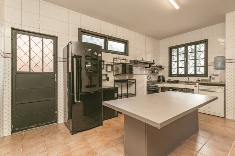 CASA EM CONDOMÍNIO NA LAGOA DA CONCEIÇÃO