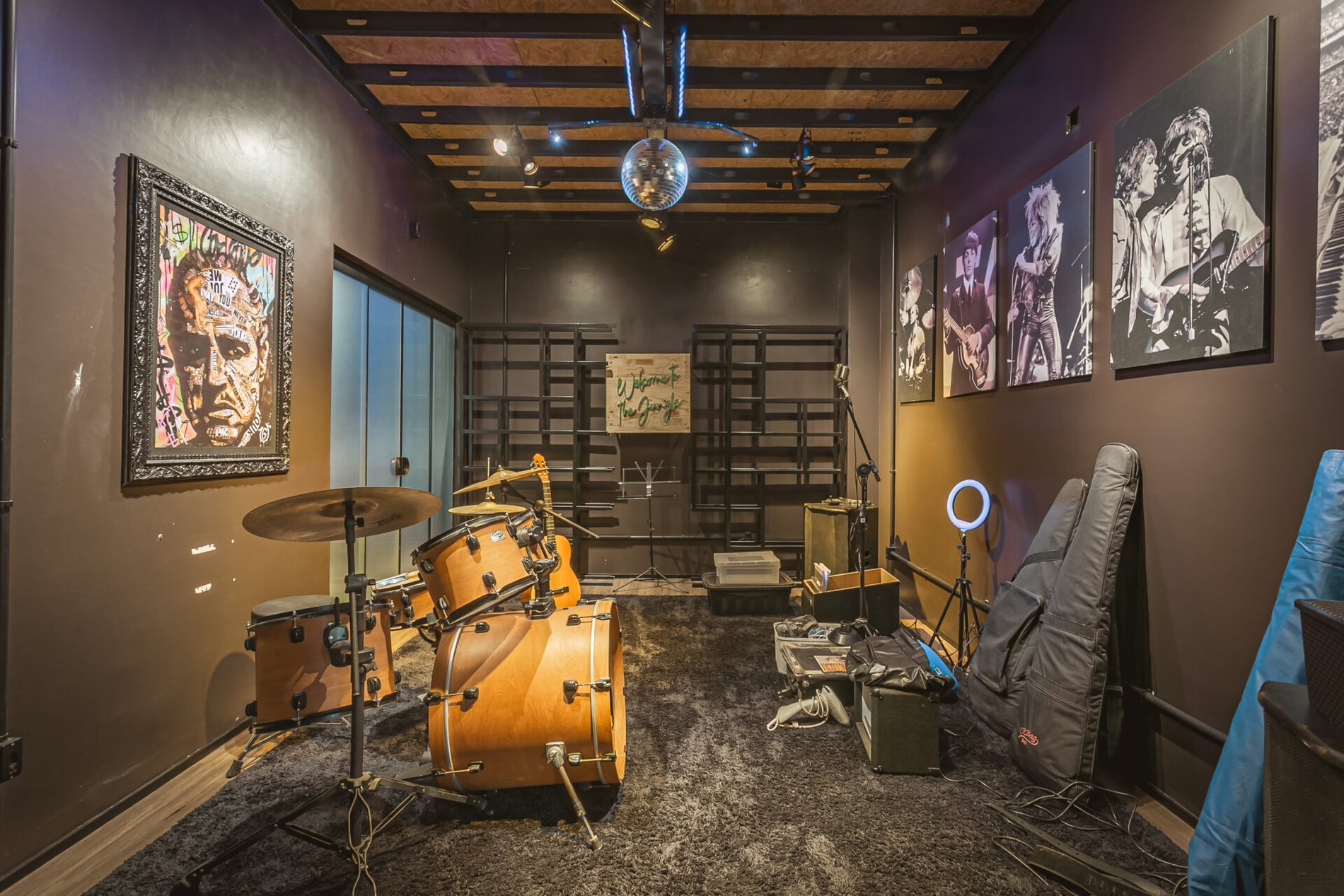 CASA EM CONDOMÍNIO NA LAGOA DA CONCEIÇÃO