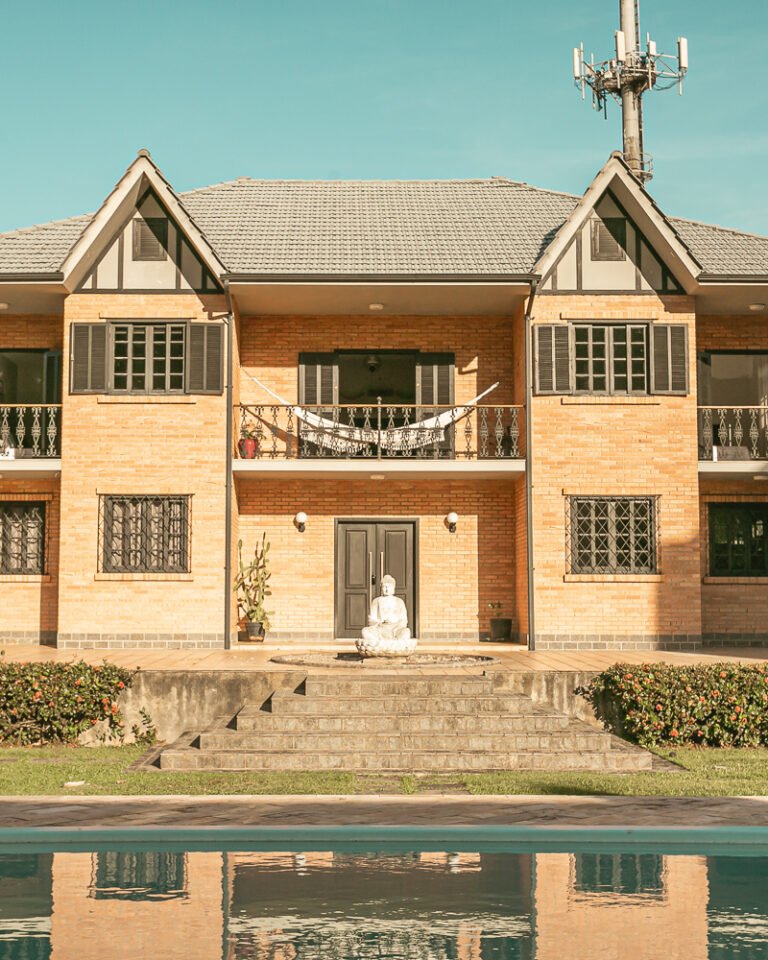 CASA EM CONDOMÍNIO NA LAGOA DA CONCEIÇÃO
